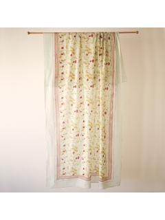 マディ(Madu)のMas d'Ouvan ストロベリー パレオ レッドブルー テーブルクロス