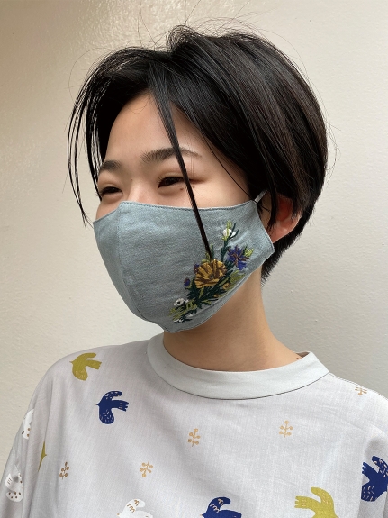 【洗えるマスク・接触冷感・消臭効果・抗菌効果】リトルブーケ刺しゅう立体マスク（ファッション雑貨/その他ファッション雑貨）の詳細画像